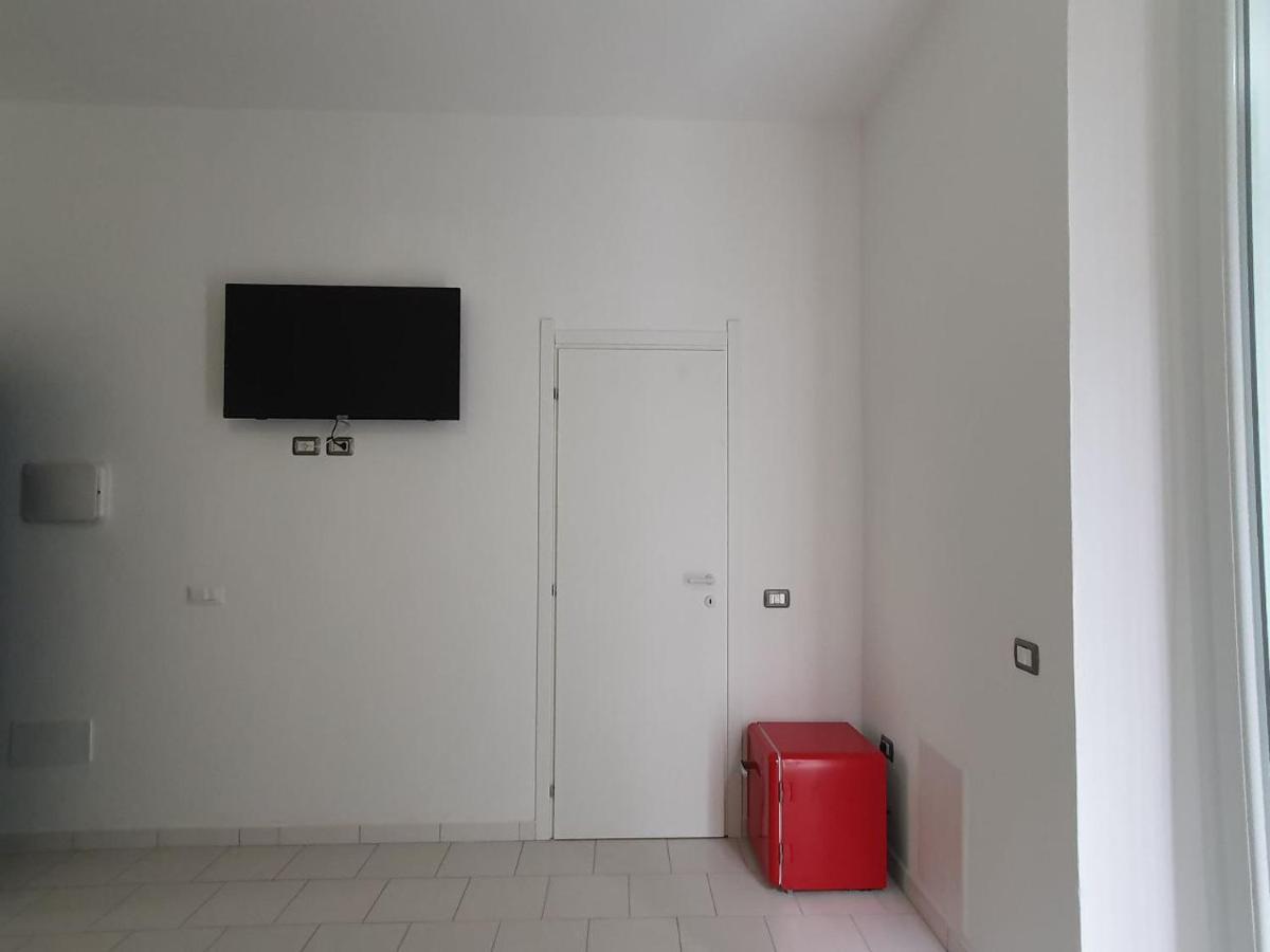 Affittacamere Casa Cynda Follonica Bagian luar foto