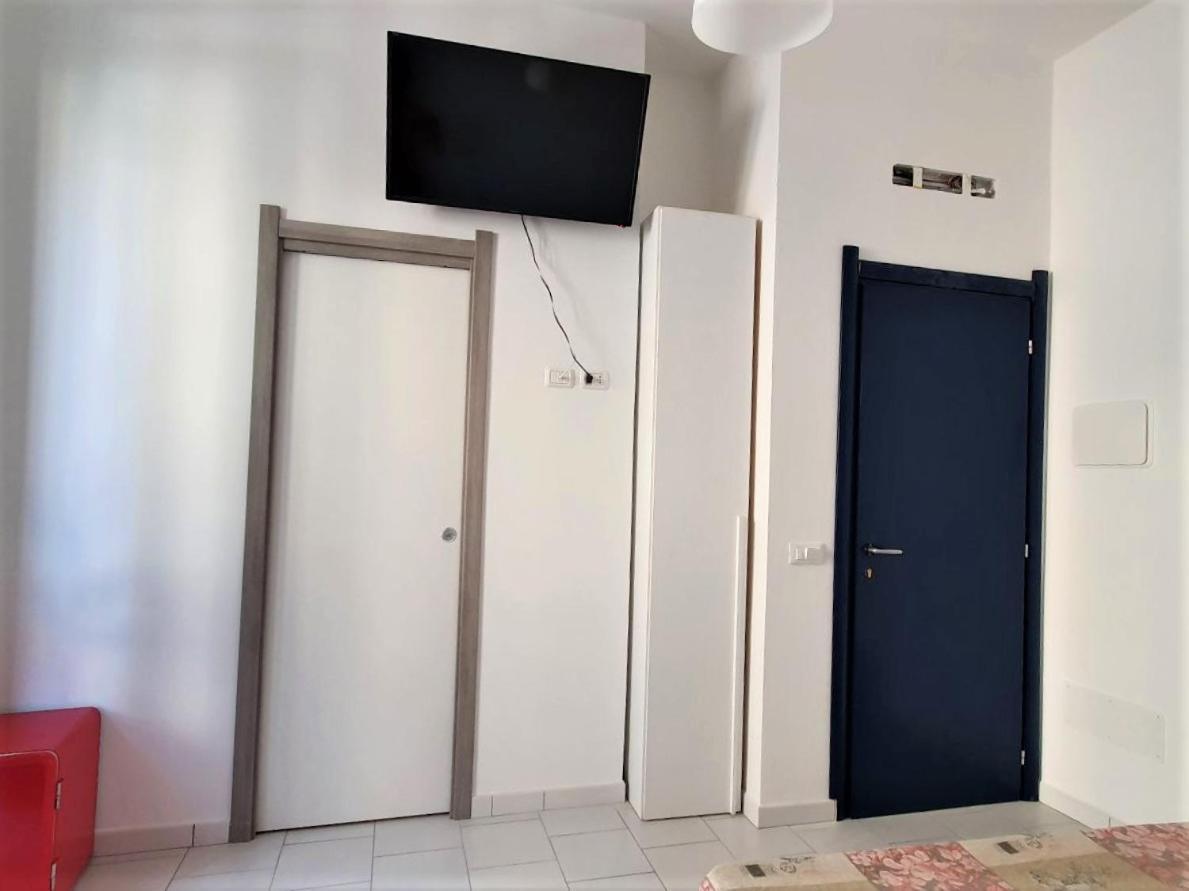 Affittacamere Casa Cynda Follonica Bagian luar foto