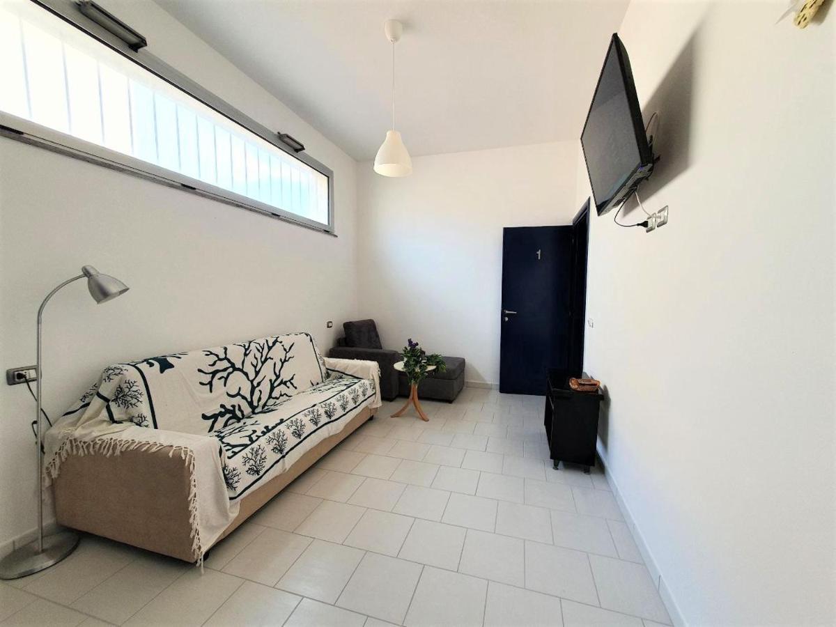 Affittacamere Casa Cynda Follonica Bagian luar foto